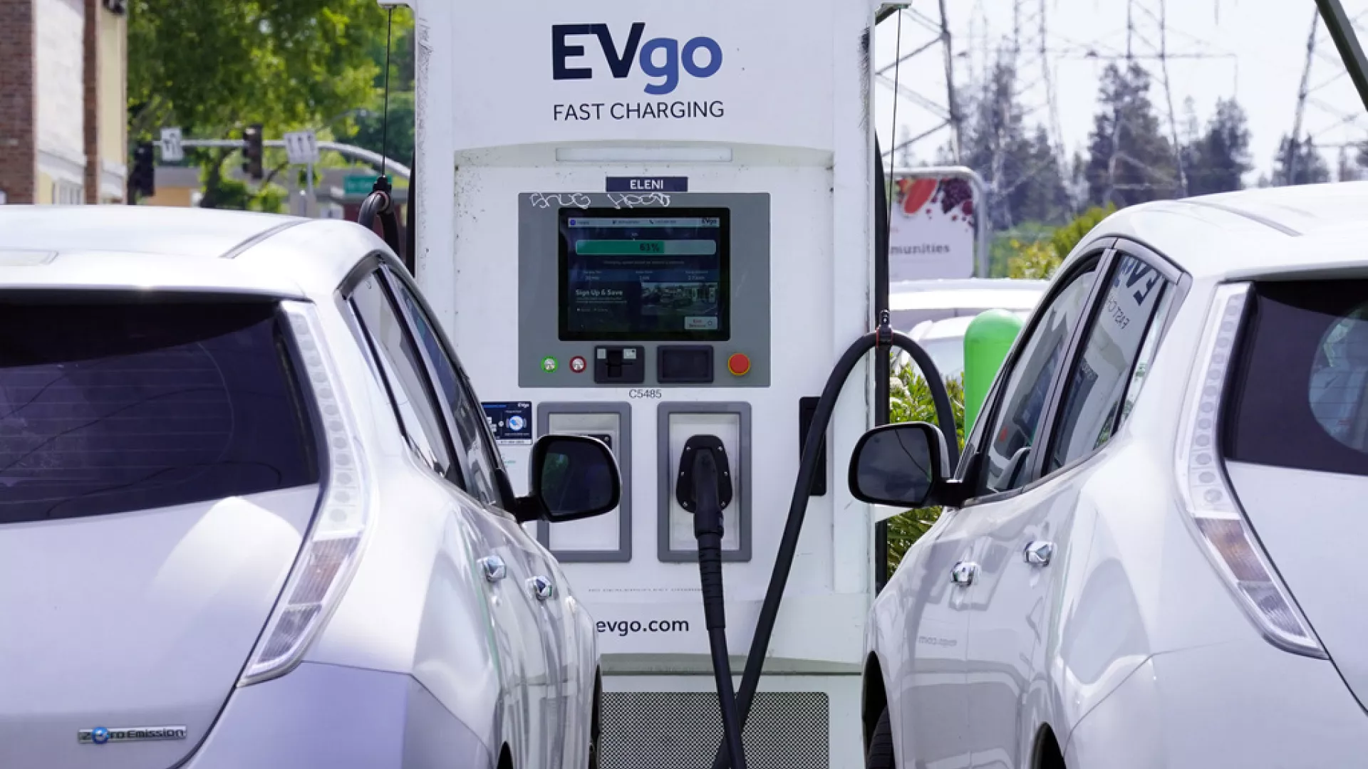 2030'a kadar elektrikli otomobil sayısı 10 kat artacak; satılan 10 araçtan 6’sı elektrikli olacak