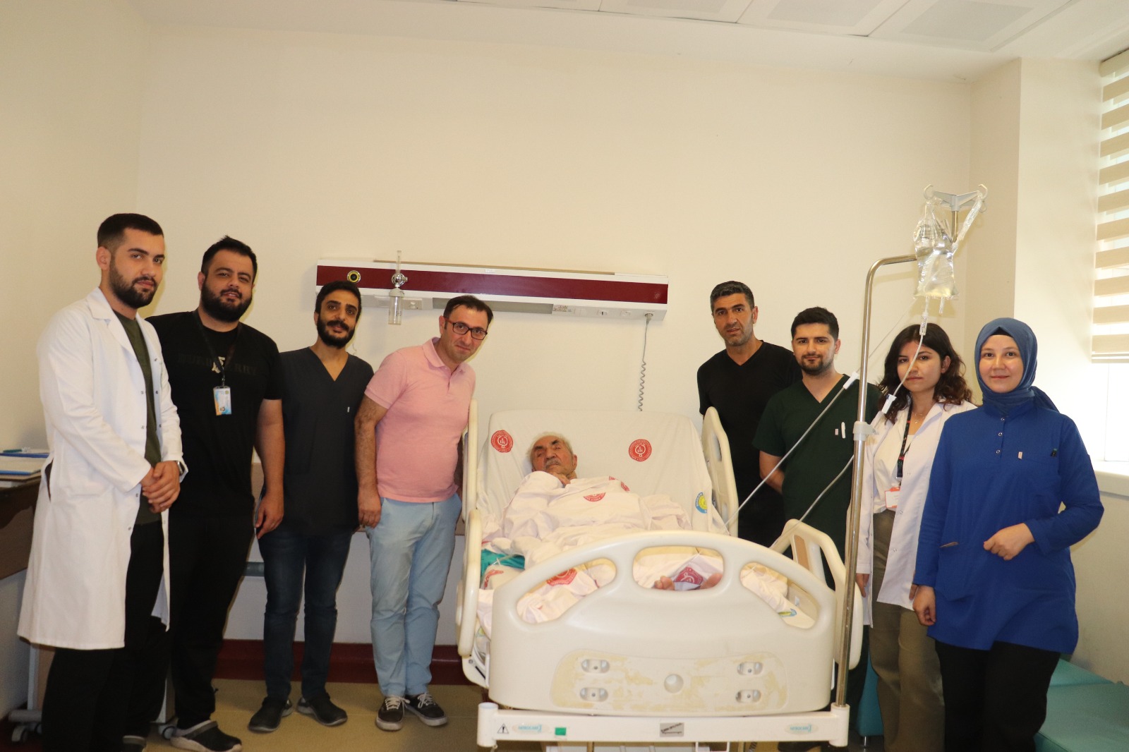 HARRAN ÜNİVERSİTESİ HASTANESİ'NDE 93 YAŞINDAKİ HASTAYA BAŞARILI ERCP OPERASYON