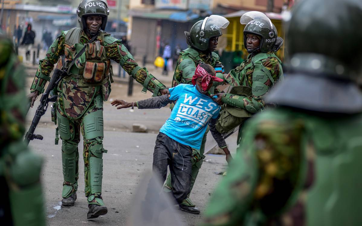 Kenya'da vergi yasası geri çekilse de protestolar durmuyor