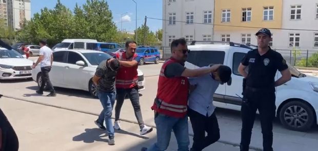 SOKAK ORTASINDA CİNAYETİN 5 ZANLISI ADLİYEDE