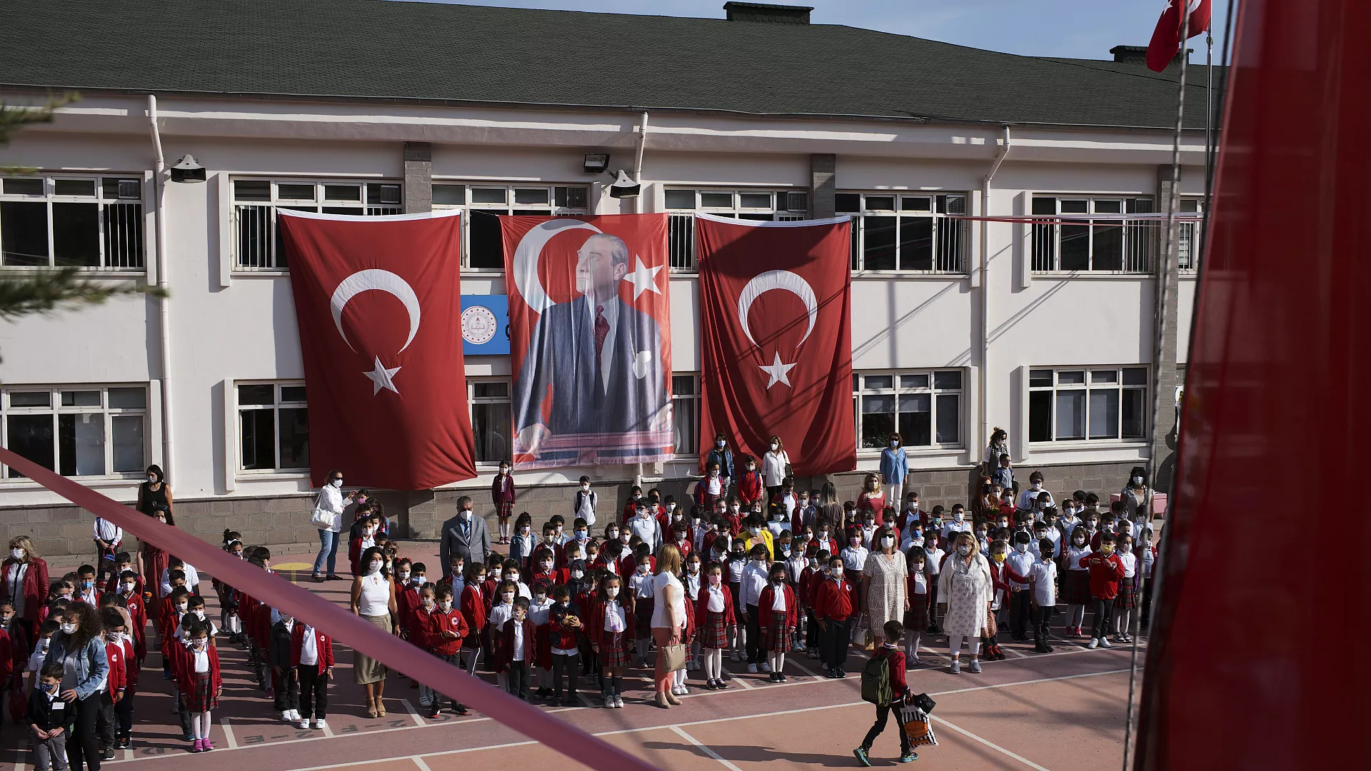 Öğretmen atamalarının mülakat sonuçları neden 30 dakika içinde kaldırıldı?