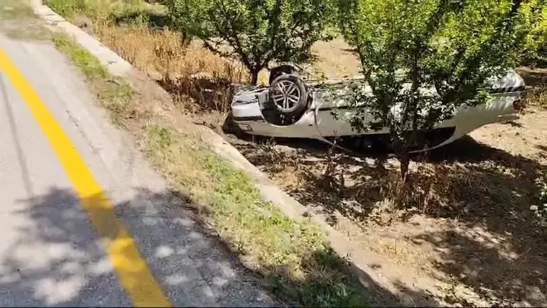 Otomobil, virajda takla attı: 3’ü çocuk, 5 yaralı