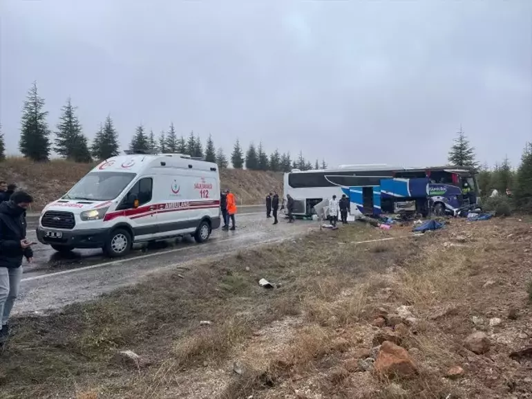 Eskişehir'de yolcu otobüsü takla attı! 1 ölü, çok sayıda yaralı var