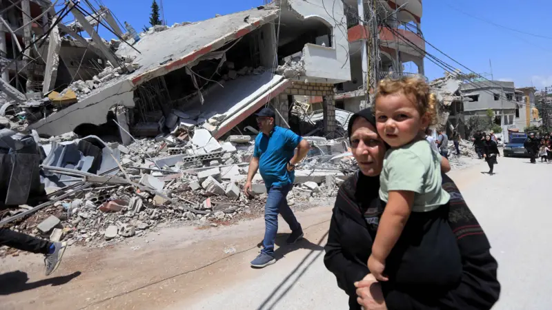 İsrail-Lübnan sınırında süren çatışmaların neden olduğu hasar, yıkım ve korku