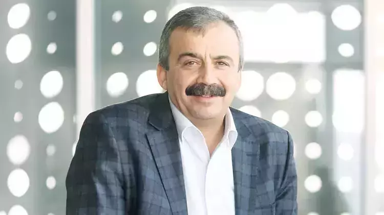 Sırrı Süreyya Önder’in Aracında Sabotaj Düzeneği Bulundu