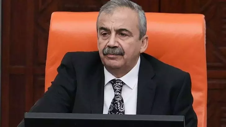 Sırrı Süreyya Önder hayatını kaybetti: Cenaze proğramı belli oldu