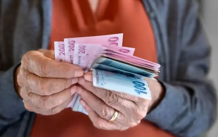 En düşük emekli aylığı 16 bin 881 lira oldu: Kanun teklifi TBMM'den geçti