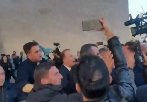 CHP Genel Başkanı Özgür Özel'e Saldırı: Siyasilerden Sert Tepkiler 
