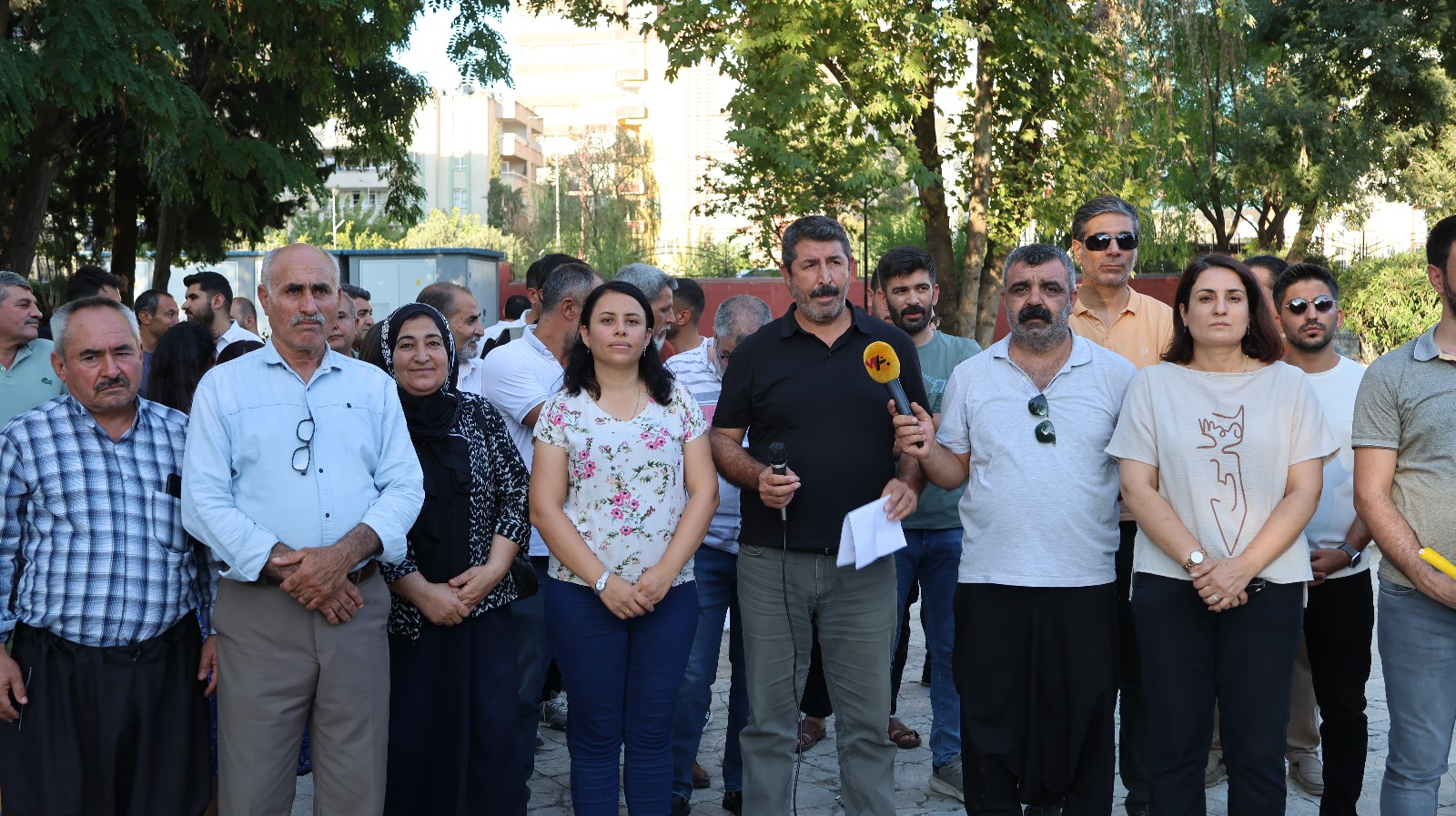 Gözaltı ve tutuklamalara Urfa'da 'Kürtçe halaylı' tepki