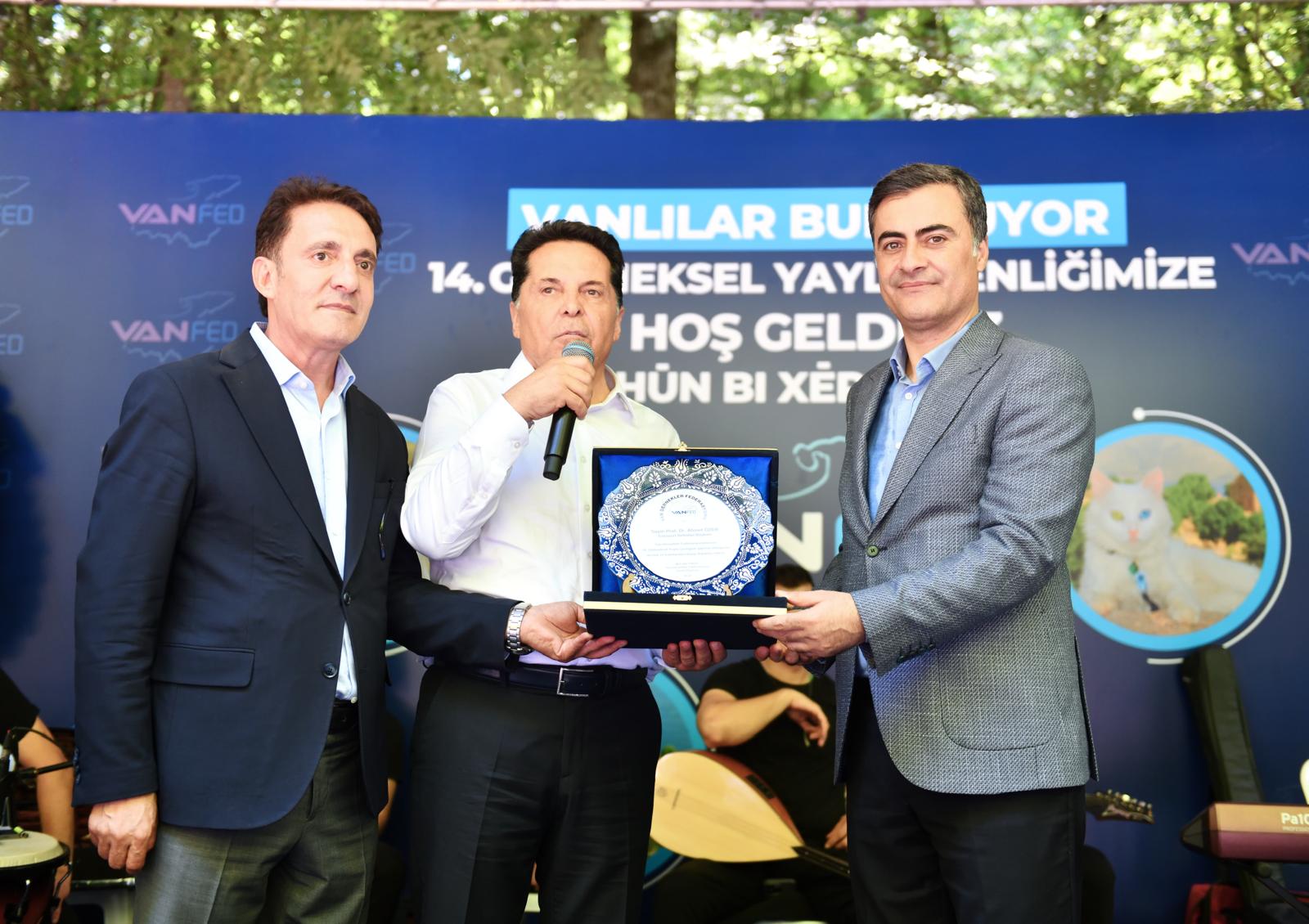 Vanlılar yayla şenliği etkinliğinde buluştu