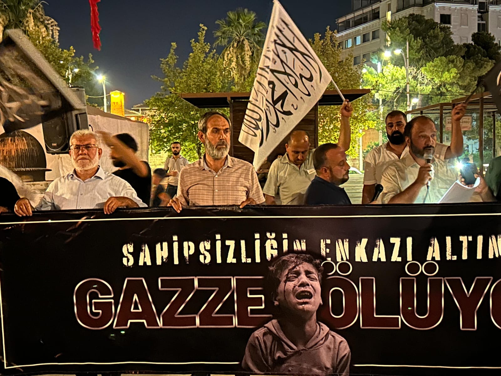 Köklü Değişim Şanlıurfa Temsilciliği Gazze'Desteklerine devam ediyor