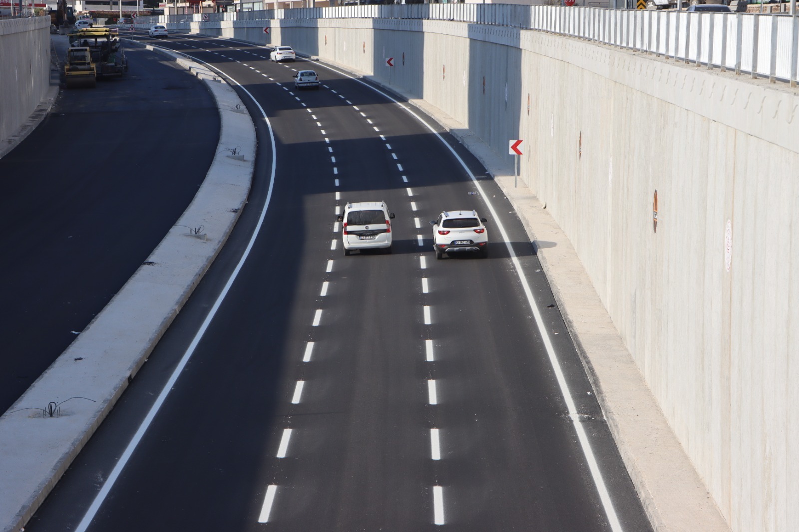 BALIKAYAĞI BULVARINDA TEK YÖN TRAFİĞE AÇILDI