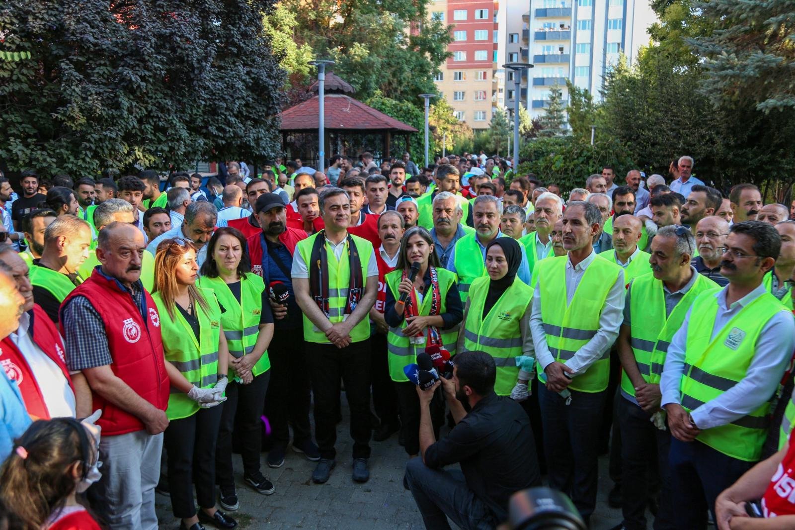 Van’da temizlik seferberliği yoğun katılımla başladı 