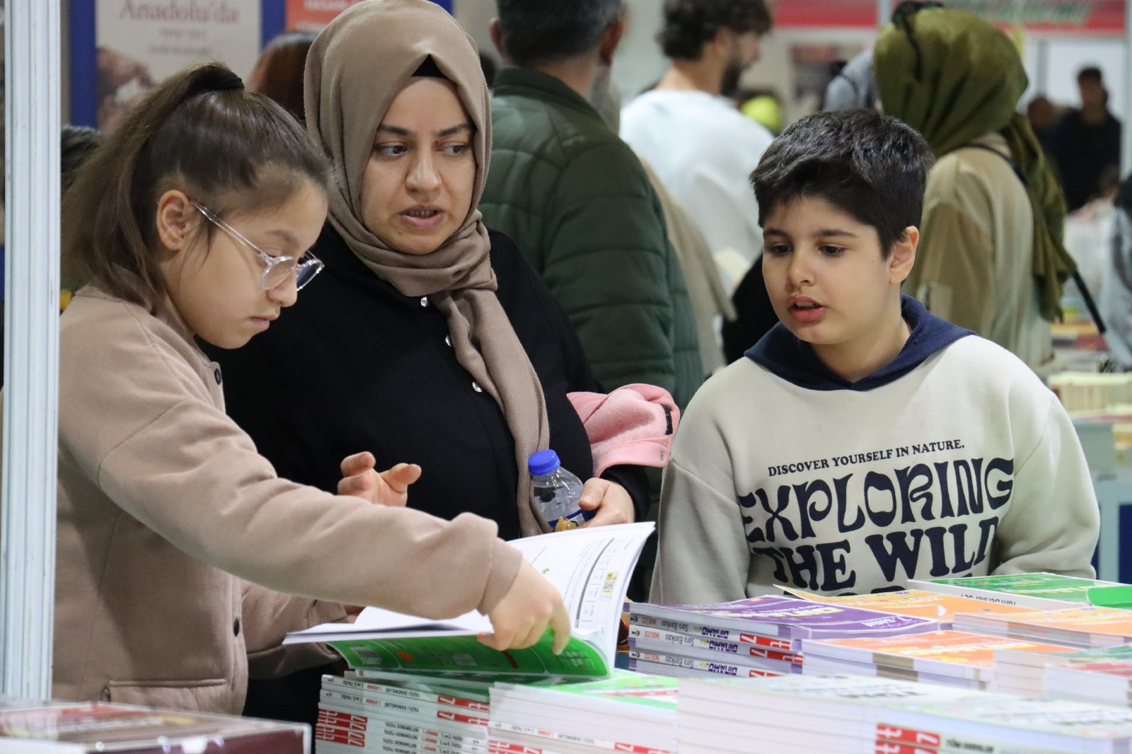 ŞANLIURFA KİTAP FUARINDA İLK GÜN YOĞUNLUĞU