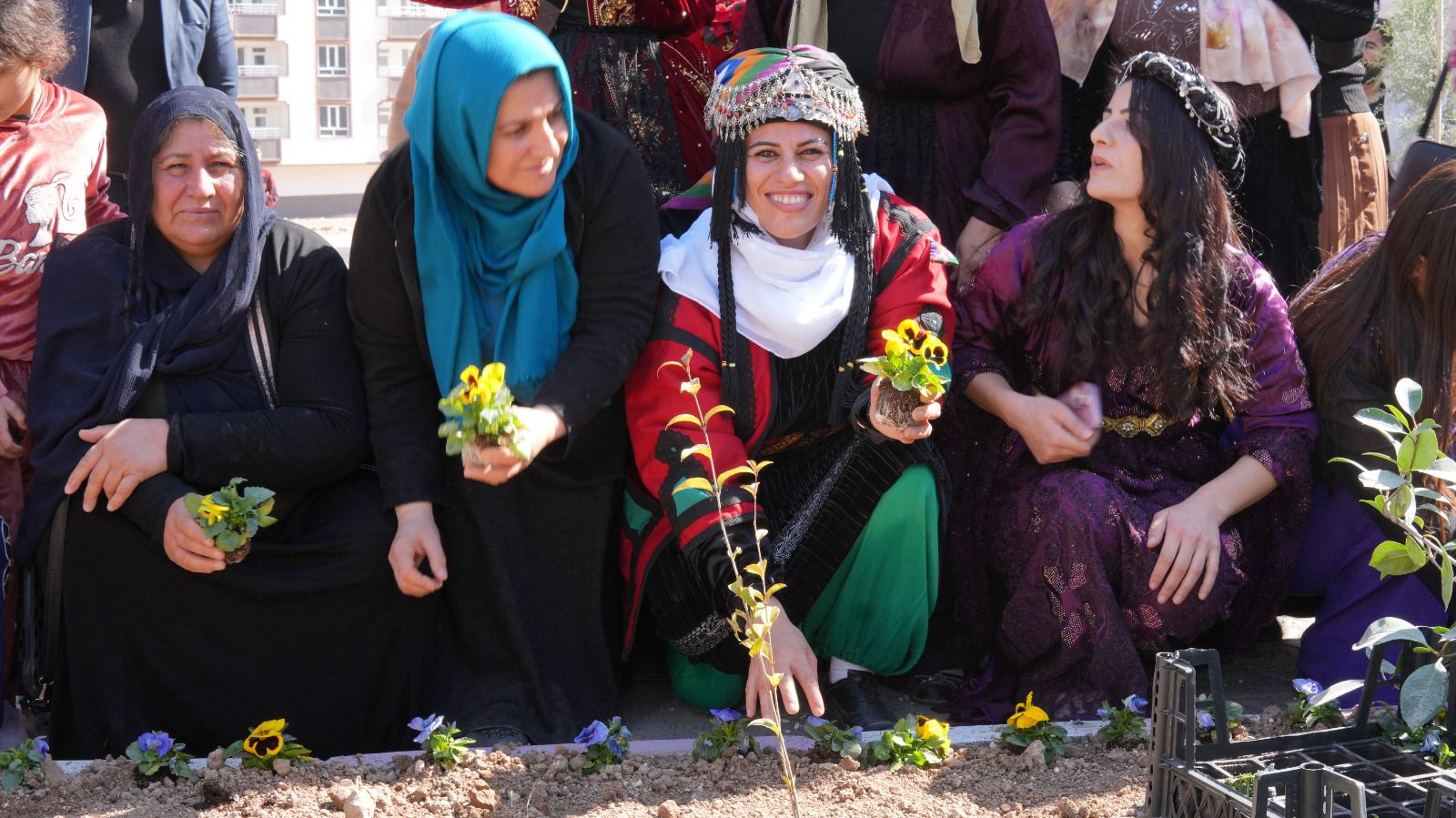 Suruç Belediyesi 8 Mart Kadın Parkı Açılışı Gerçekleştirildi