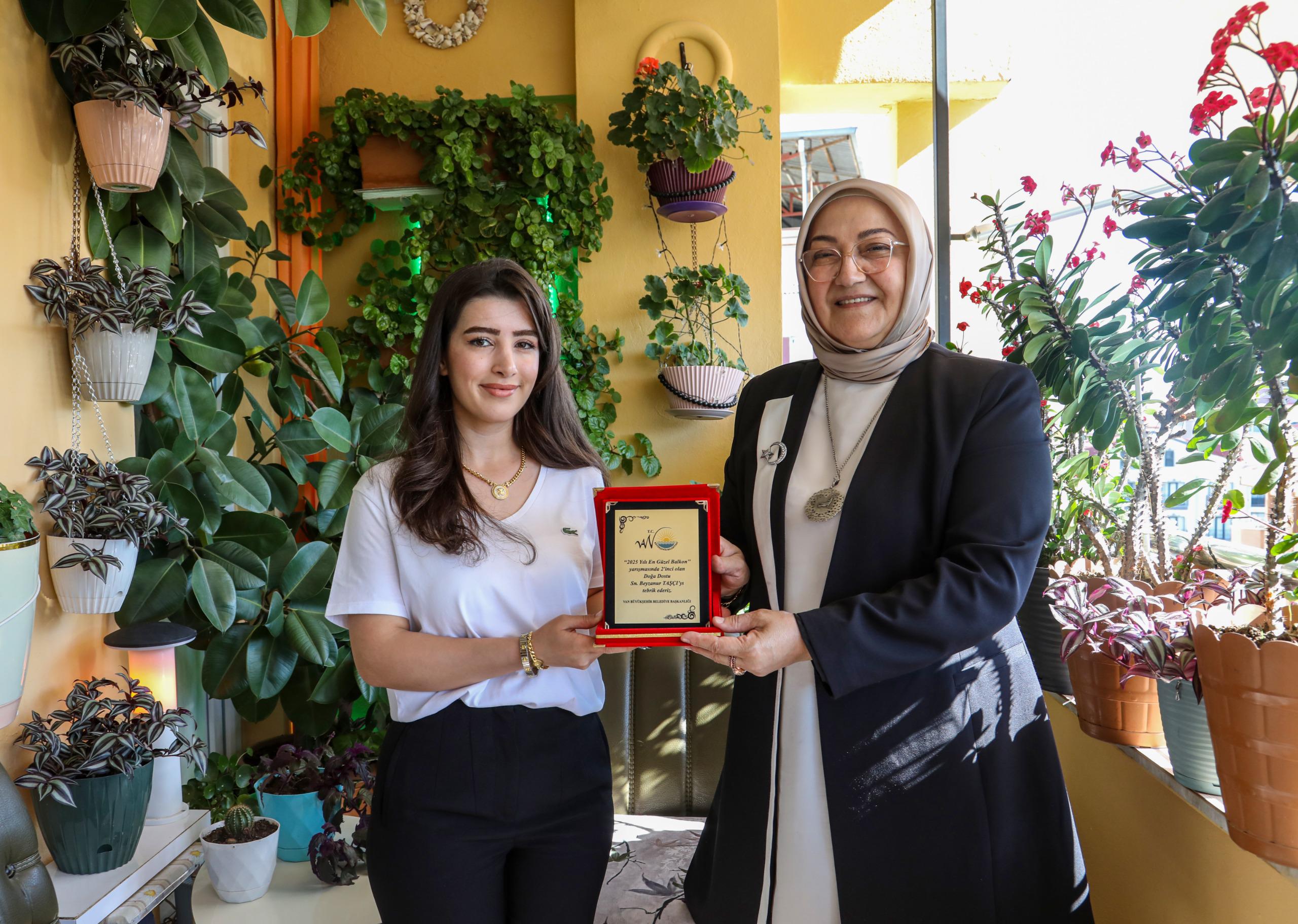 “EN GÜZEL BALKON” YARIŞMASININ KAZANANLARINA ÖDÜLLERİ VERİLDİ