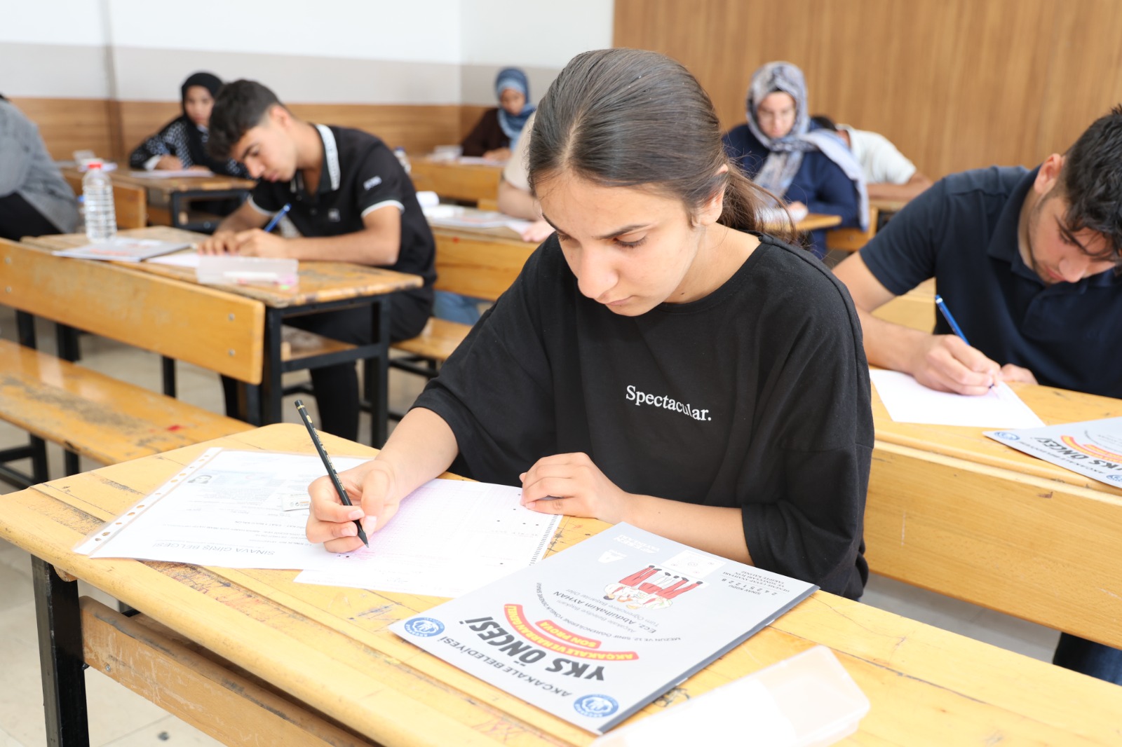 AKÇAKALE BELEDİYESİ'NDEN YKS ÖNCESİ GERÇEK FORMATTA ÖDÜLLÜ SINAV DESTEĞİ