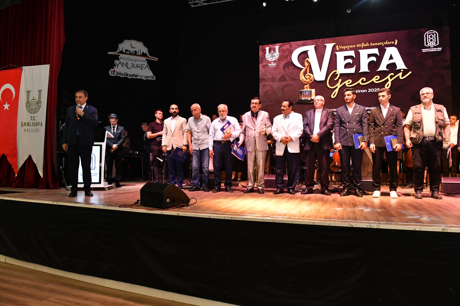 YAŞAYAN URFALI SANATÇILARA VEFA GECESİ