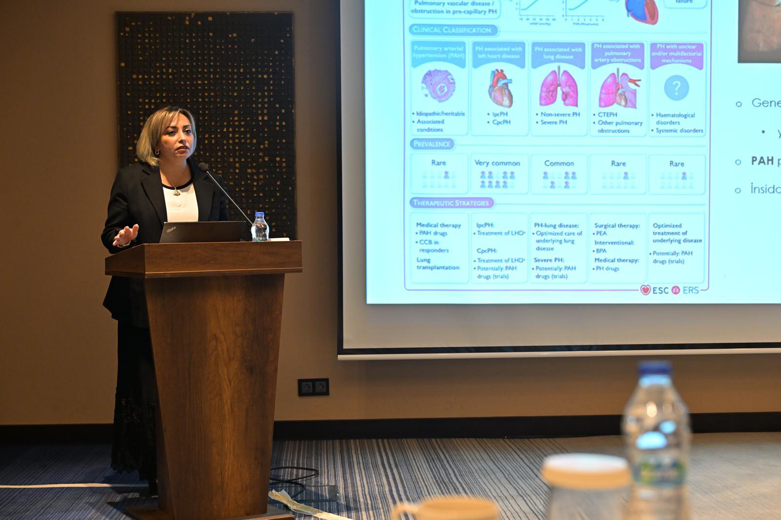 ŞANLIURFA'DA KALP VE AKCİĞER UZMANLARI PULMONER HİPERTANSİYON İÇİN BULUŞTU
