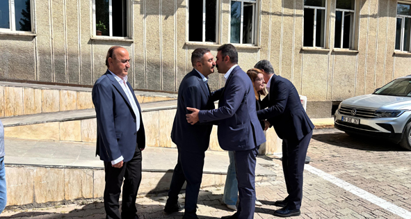 Eşbaşkan Hatun ve Zeydan'dan Yüksekova  Belediyesine ziyaret 