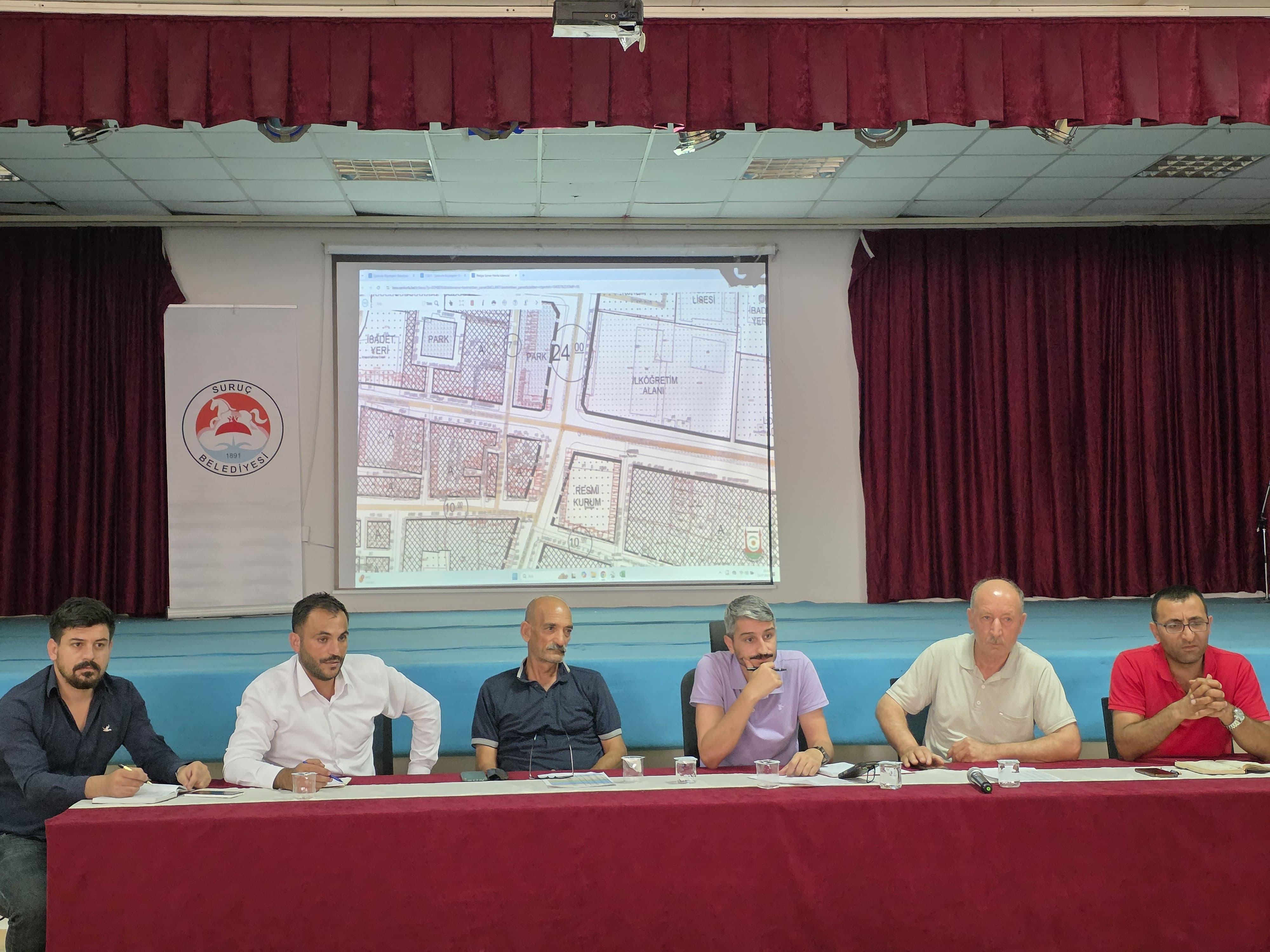 Suruç belediyesi muhtarlarla bulustu