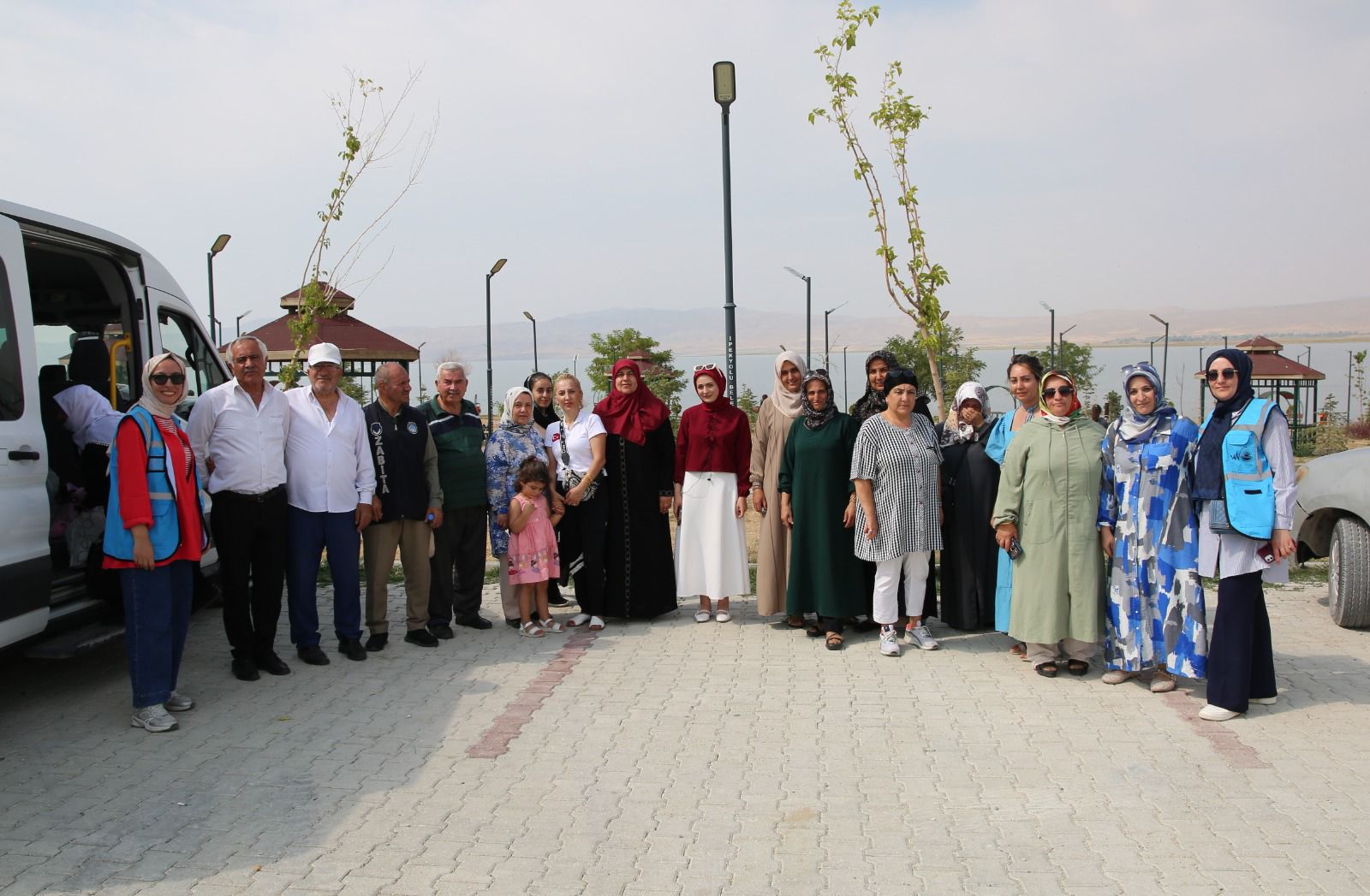 BÜYÜKŞEHİR BELEDİYESİ YAŞLI BİREYLERE YÖNELİK GEZİLERİNE DEVAM EDİYOR