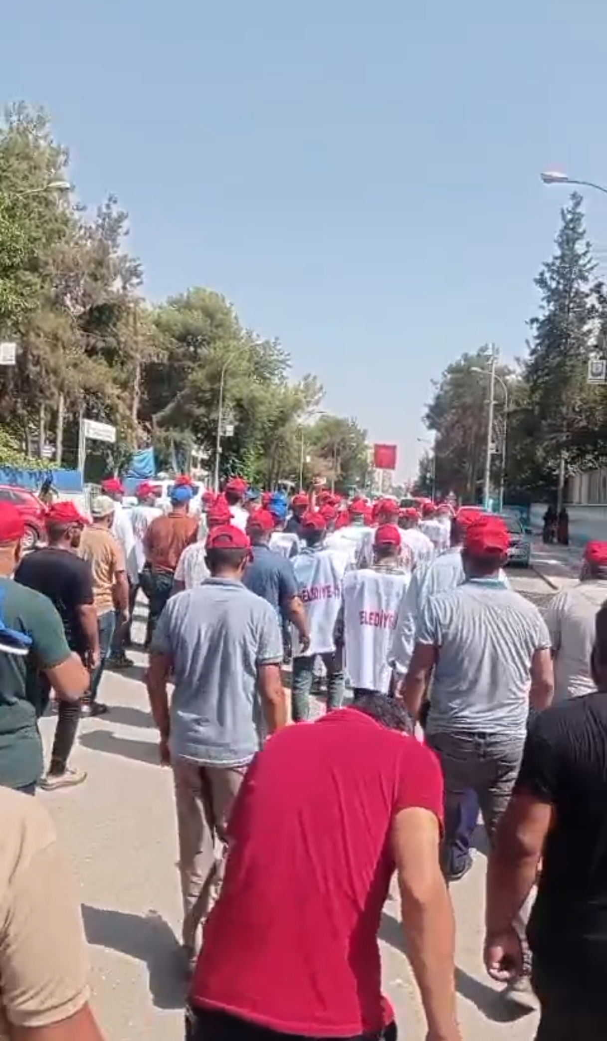 AKÇAKALE BELEDİYESİ'NDE YENİ BİR SKANDAL DAHA: SENDİKA KIYIMI VE BASKI SKANDALI!