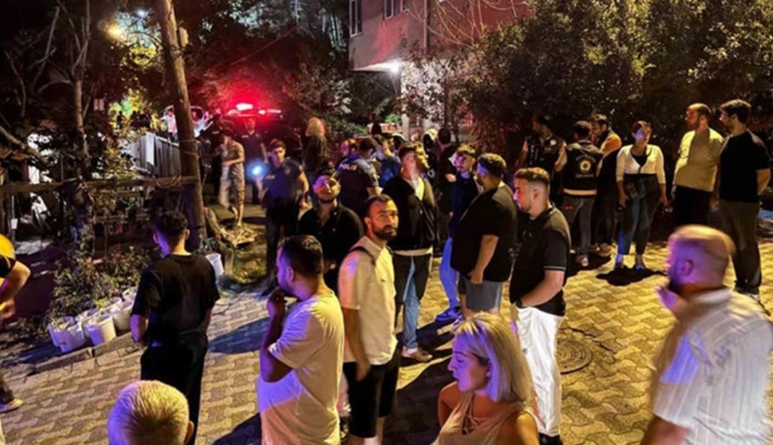 Ümraniye'de Satırlı Saldırı Sonucu Kadın Hayatını Kaybetti*