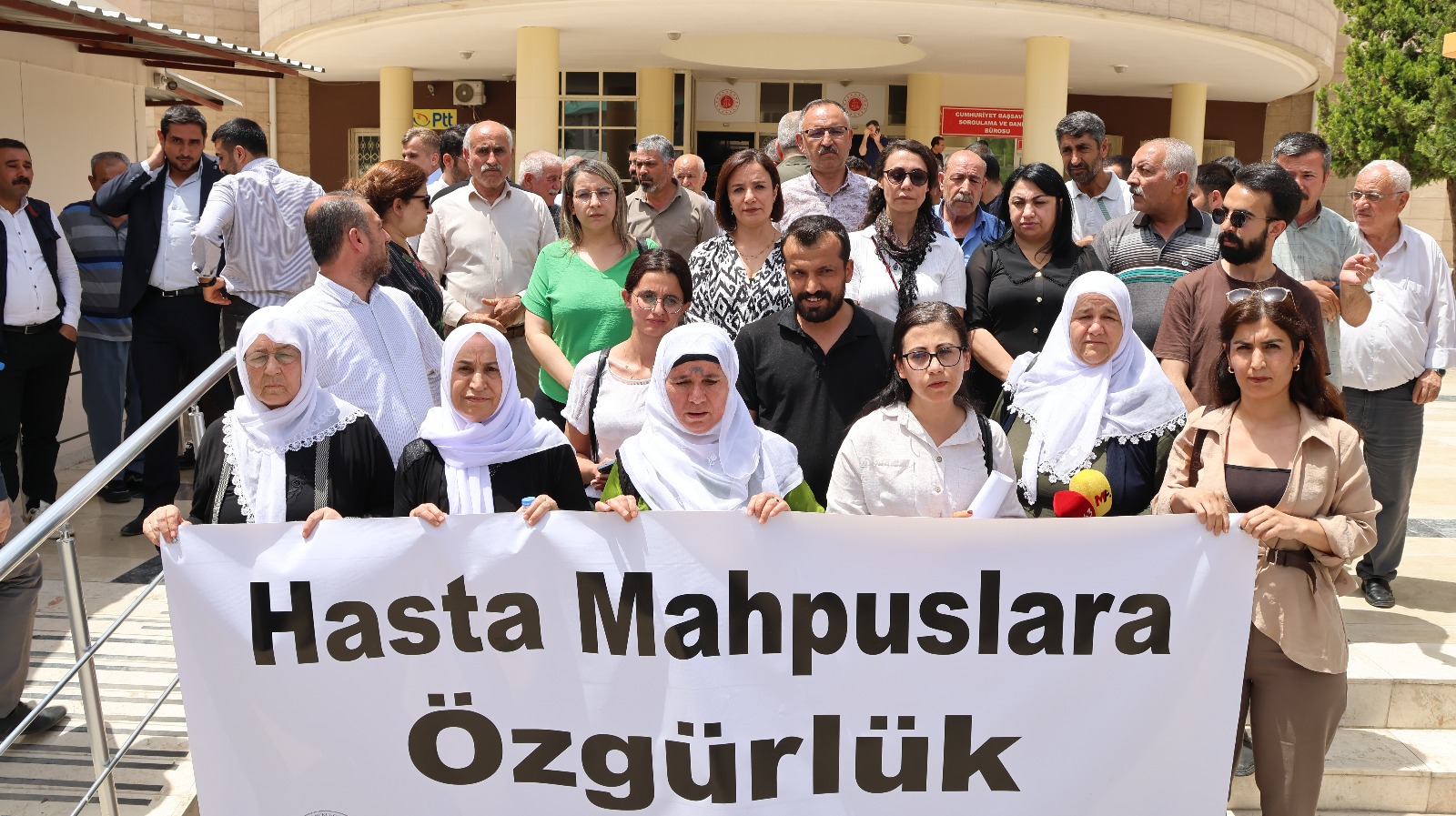 ÖHD Riha Şubesi: Sayın Öcalan'ın toplumsal barışa katkı sağlama koşulları yaratılmalı