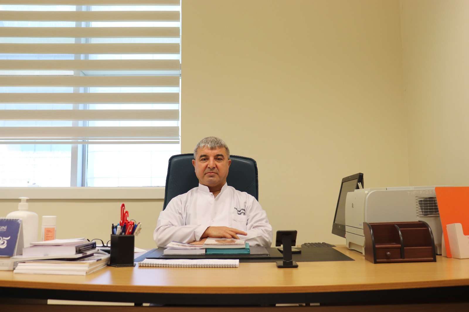 PROF DR. UYANIKOĞLU’DAN ÖNEMLİ UYARI: SICAKTA SUSUZ KALMAYIN!