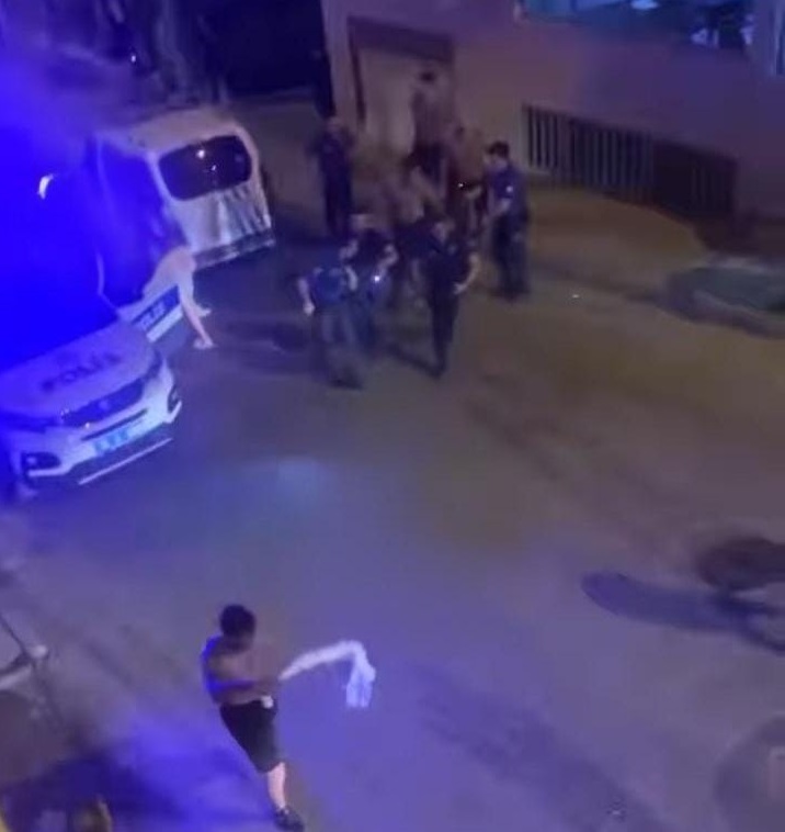 Bursa'da Şok Anlar: Polis Kontrolünde Araç Polisleri Ezerek Kaçtı