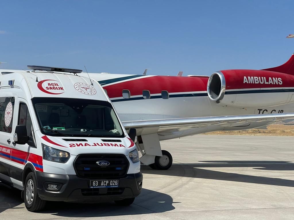 Ambulans uçak Şanlıurfa’dan bebekler için havalandı