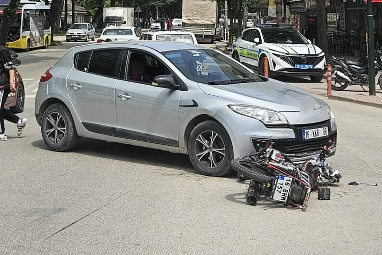 Bursa’da Otomobil ile Motosiklet Çarpıştı: 1 Yaralı 