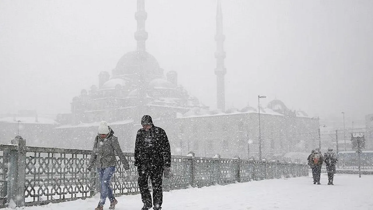 Meteoroloji uzmanı açıkladı, tarih verdi: İstanbul'a kar geliyor