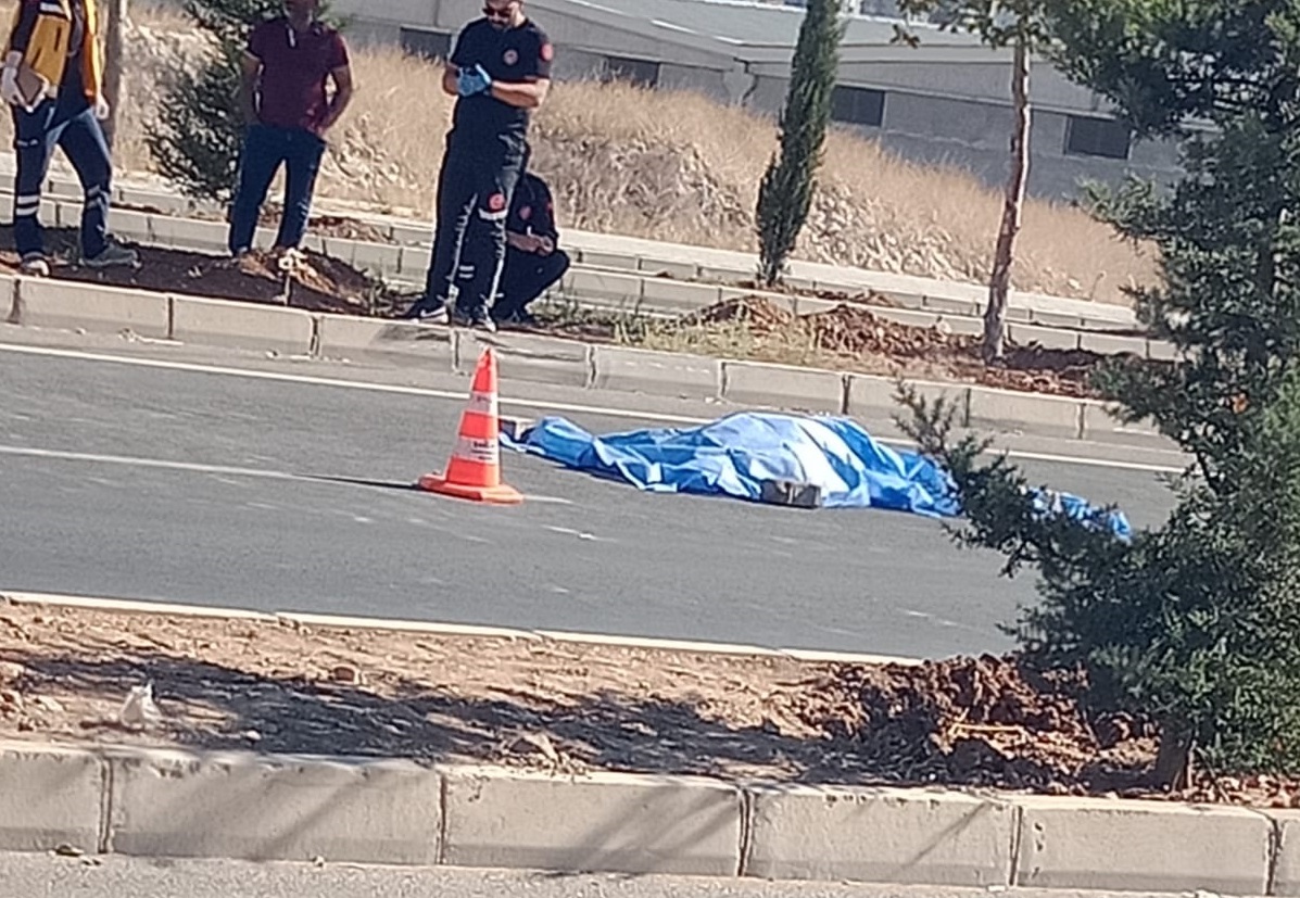 Şanlıurfa Kuzey Çevre Yolu'nda Can Pazarı: Karşıdan Karşıya Geçmeye Çalışan Vatandaş Hayatını Kaybetti