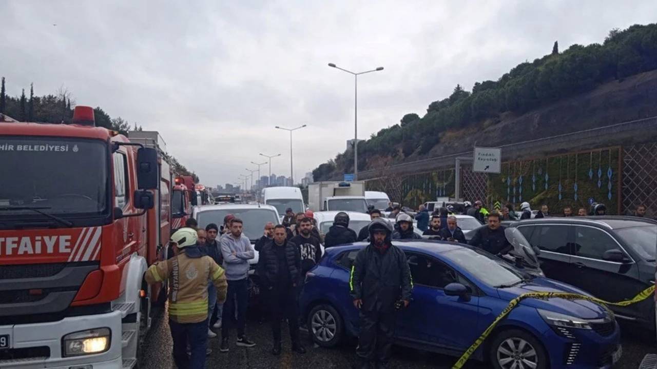 Maltepe'de minibüs devrildi: 1 ölü 7 yaralı