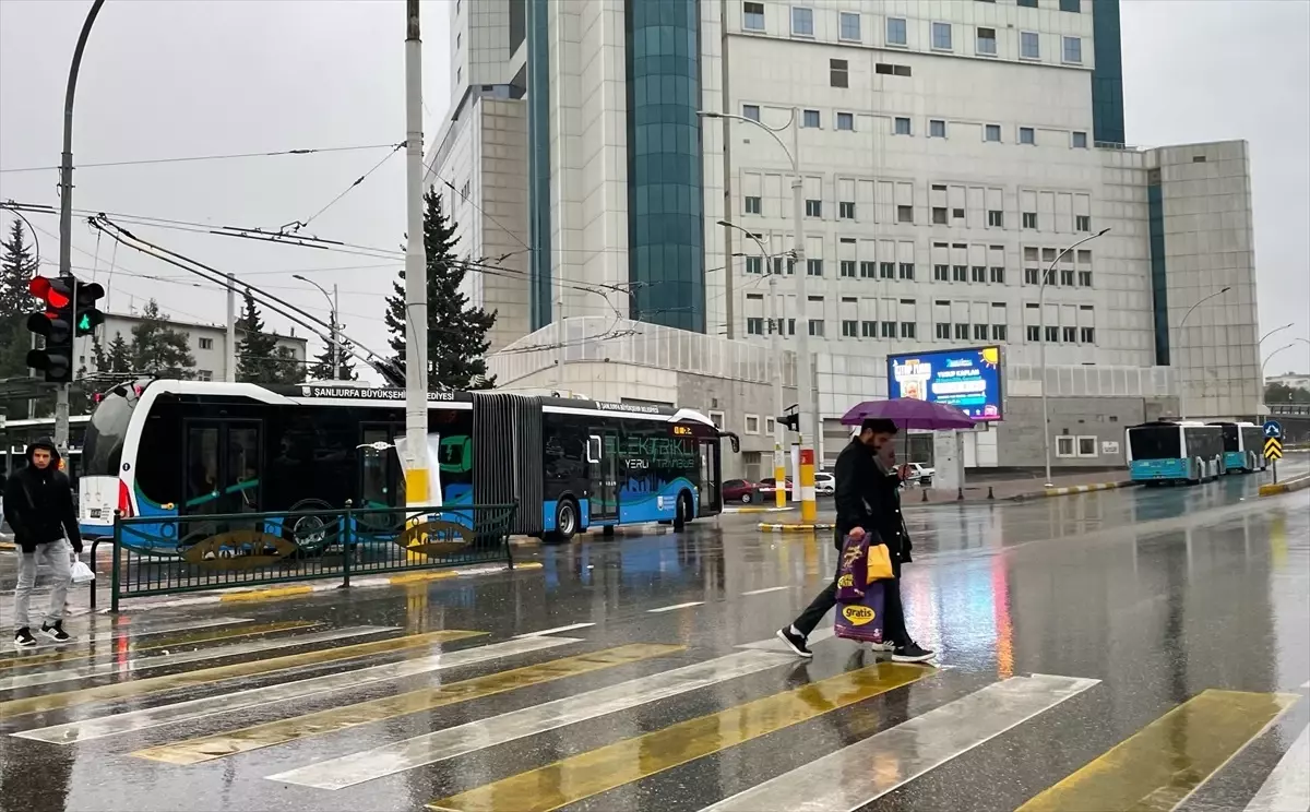 Şanlıurfa'da Kuvvetli Yağışlar Başladı